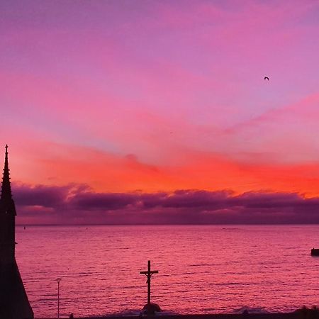 Le Phare De La Croix Pleine Vue Mer Centre Ville Concarneau Exteriér fotografie