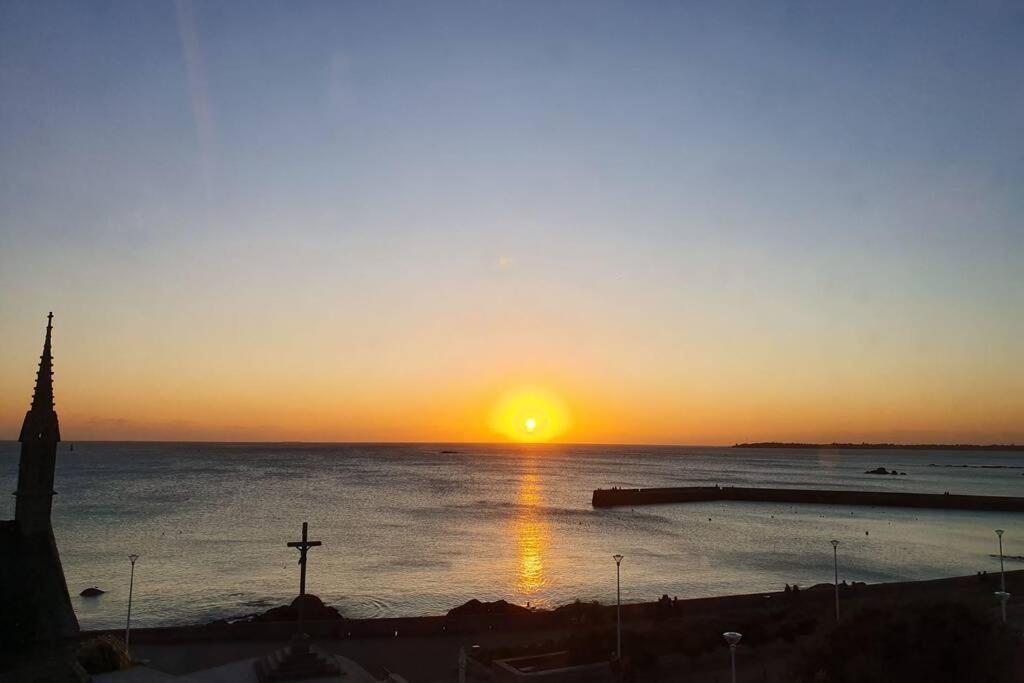 Le Phare De La Croix Pleine Vue Mer Centre Ville Concarneau Exteriér fotografie