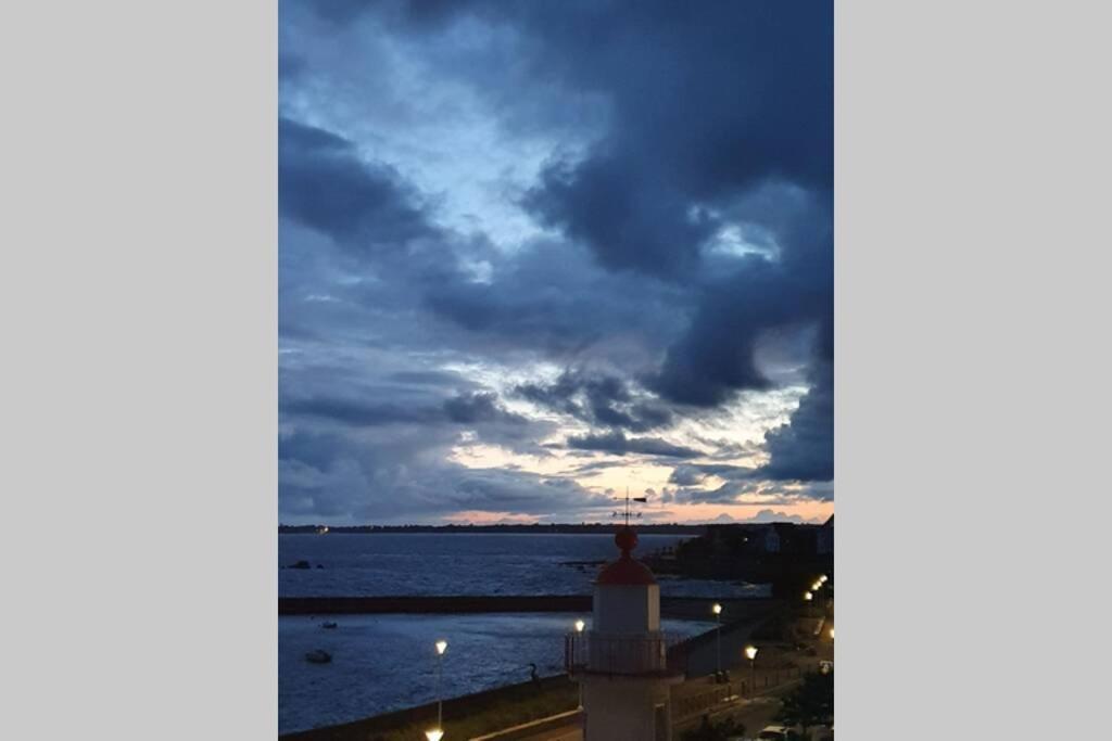 Le Phare De La Croix Pleine Vue Mer Centre Ville Concarneau Exteriér fotografie